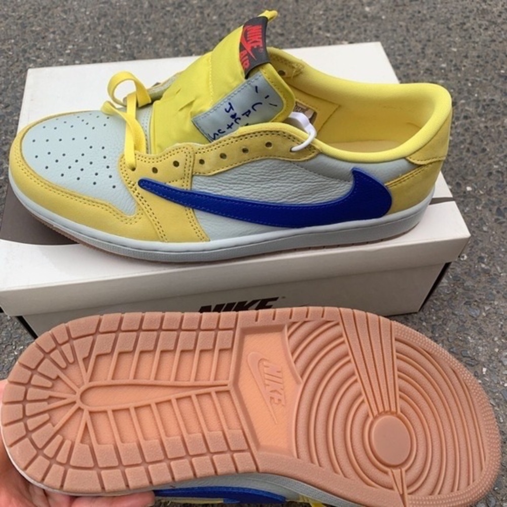 Nike Jordan 1 Retro Low OG x Travis Scott Canary - Picture 2 of 5